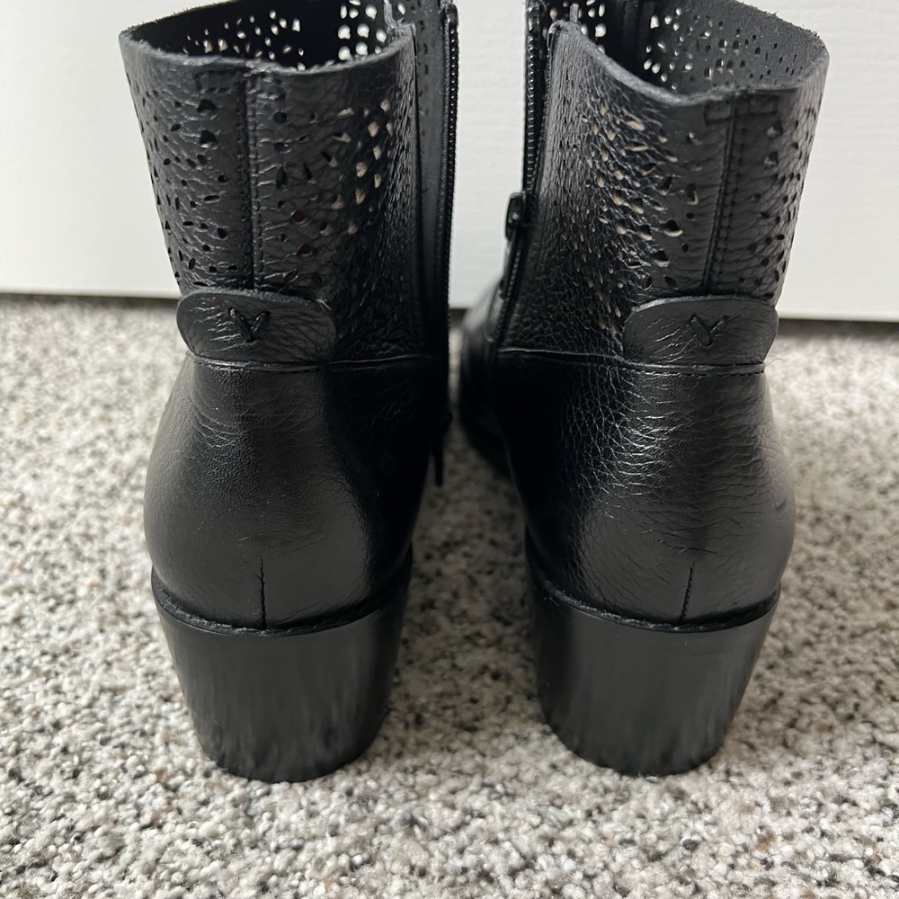 Vionic Luciana Perf Booties, Size 8.5 - image 5
